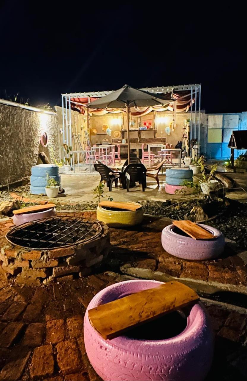 D'Flora Homestay Labuan Bajo Esterno foto